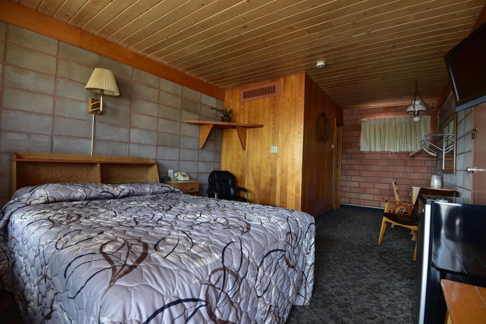 Lariat Motel Hardin Exterior foto